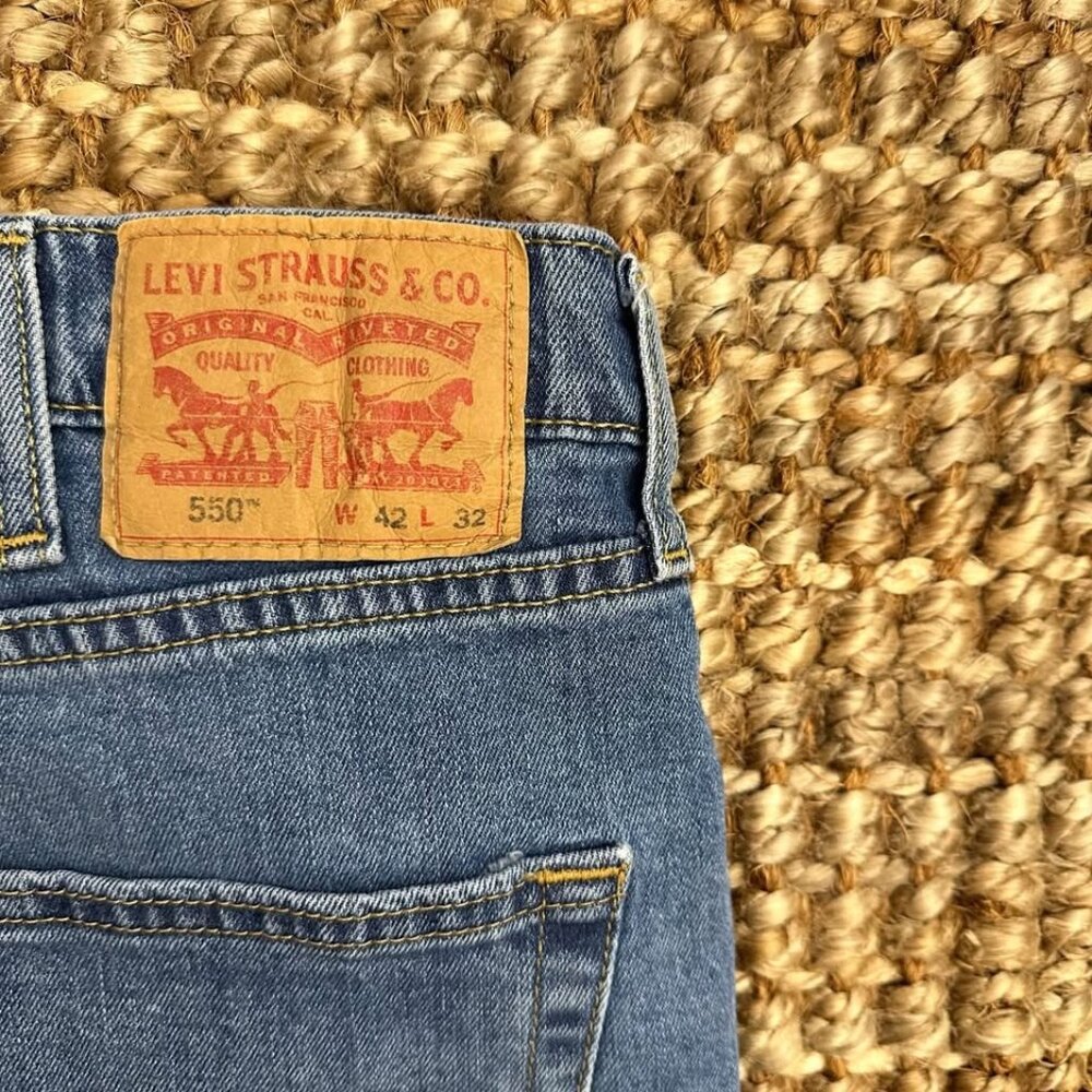 550 Levi’s Men’s Jeans (42x32) Relaxed Fit